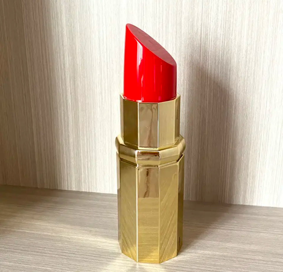 LABIAL LUXURY