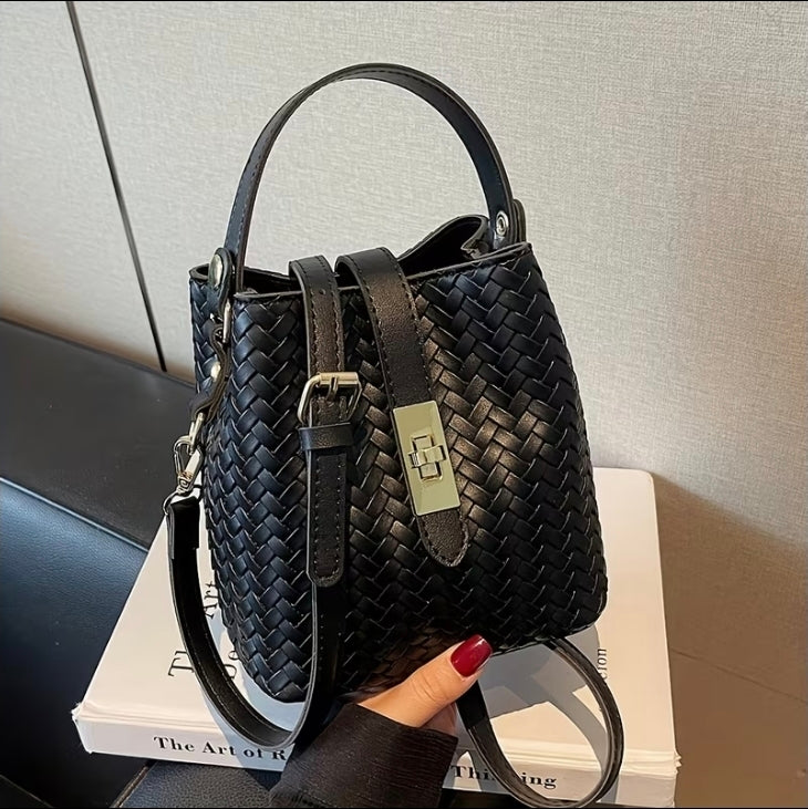 BLACK ELEGANCE